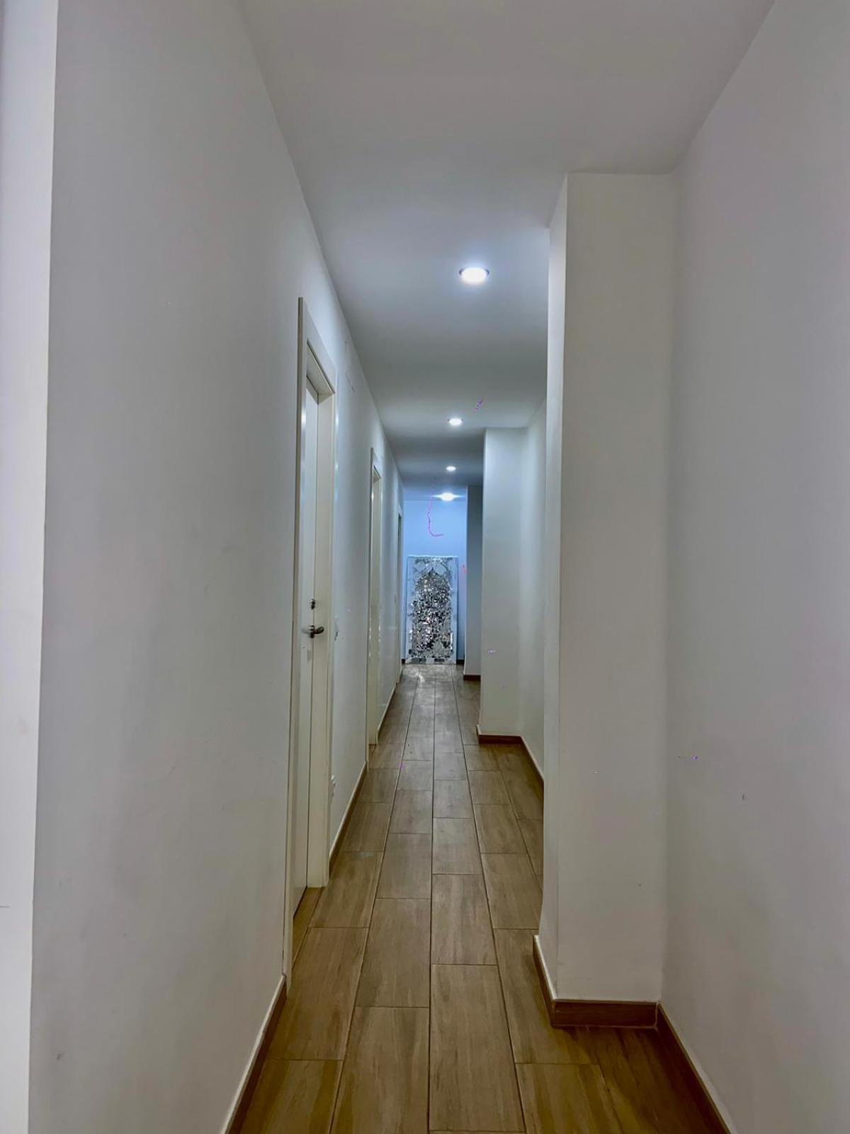 Habitaciones Frente Estacion De Tren Joaquin Sorolla Valencia Ngoại thất bức ảnh